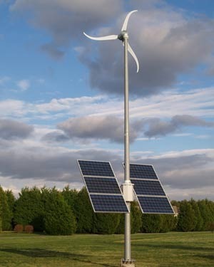 أنظمة طاقة الرياح والأنظمة الهجينة , منافس أم مكمل للطاقة الشمسية