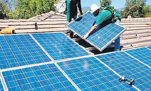 انشاء محطة طاقة شمسية اعلي مبني الوحدة المحلية بناصر